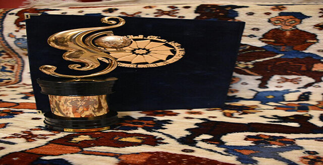 از شرکت فرش دستباف ذوالانواری به عنوان صادرکننده نمونه استانی تقدیر شد