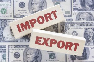 قوه قضائیه با کسانی که ارز صادراتی را به کشور بر نگرداندند برخورد کند