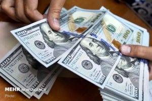 پیش بینی قیمت دلار در آخرین روز فروردین / گام جدی بازار ارز در مسیر کاهشی دلار از ابتدای هفته با انتشار خبرهای امیدوارکننده درمورد برجام فاز کاهشی گرفت و تا پایان معاملات دیروز به نیمه کانال ۲۴هزار ت