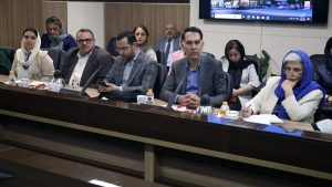 حضور دبیرکا انجمن صادرکنندگان در نشست دبیران تشکل های اقتصادی اتاق ایران